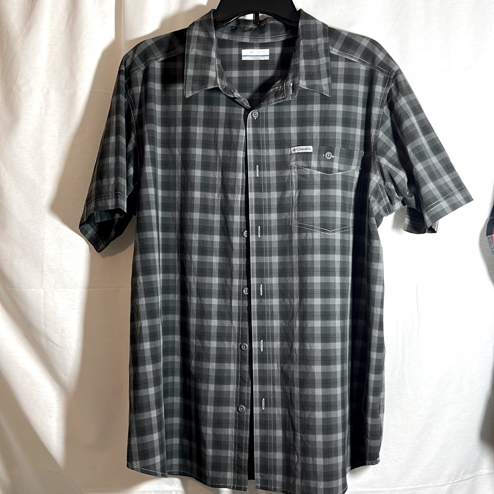 Columbia men’s shirt plaid.
